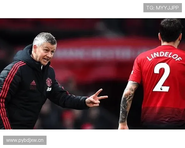 秘鲁队边路进攻表现稳健，战术执行清晰