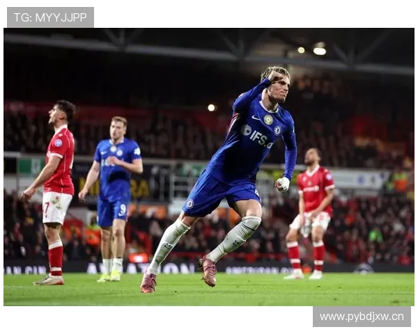 巴黎圣日耳曼欧冠淘汰赛表现波动，表面强势背后局面控制能力面临考验