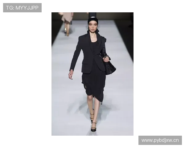 维纳斯穿着球鞋去逛街，旁边路人还以为她是超模呢！